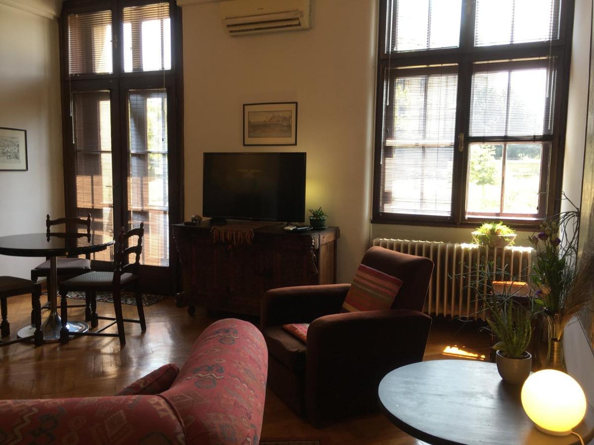 Apartment Parliament Park Belgrado Esterno foto