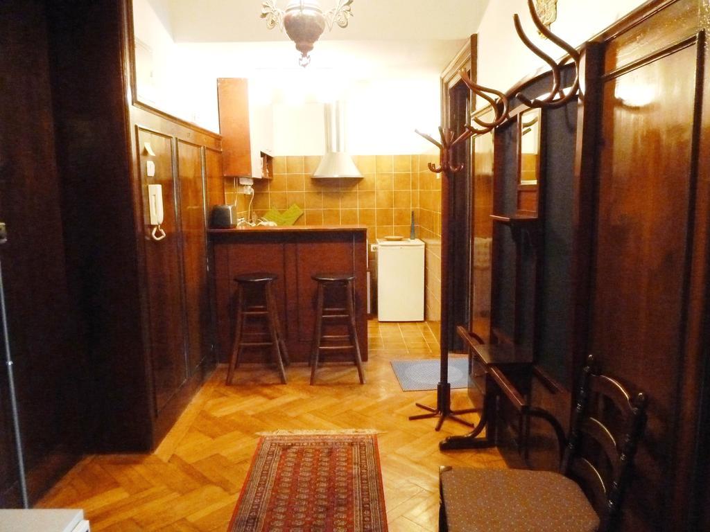 Apartment Parliament Park Belgrado Esterno foto